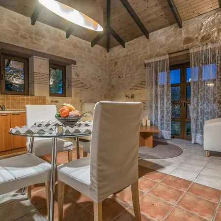 וילה San Antonio Pandokrátor